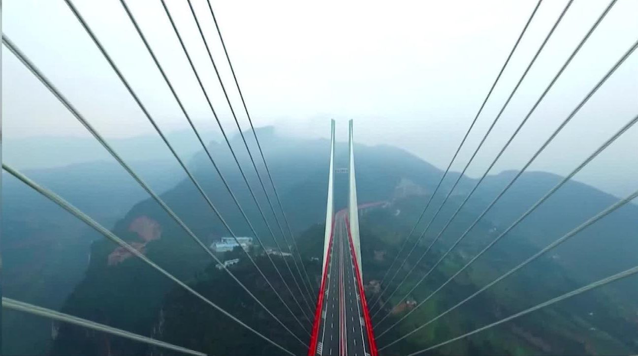 invadir Sostener Pesimista Finalizan la construcción del puente colgante más alto del mundo | Video |  CNN