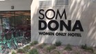 El hotel que solo emplea y hospeda a mujeres