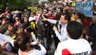 Protestas en Lima contra disolución del Congreso