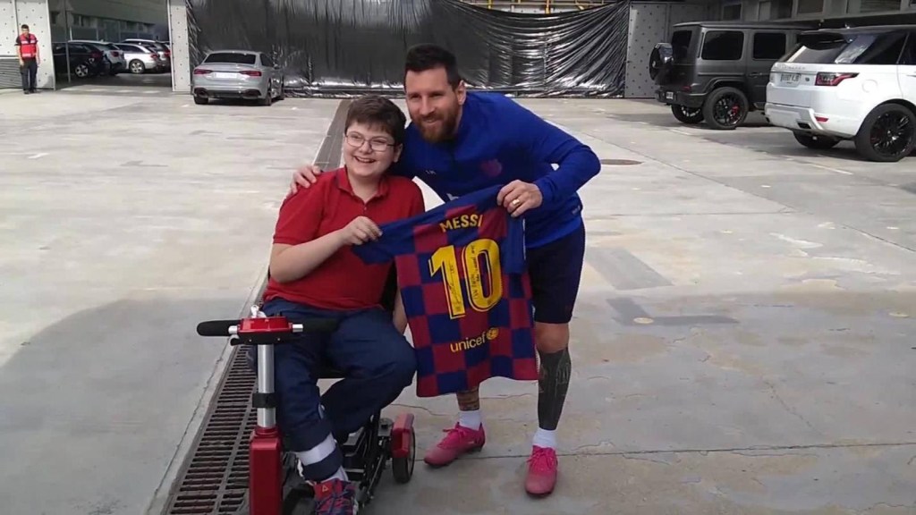 Niño conoció a Messi luego que le salvaron la pierna