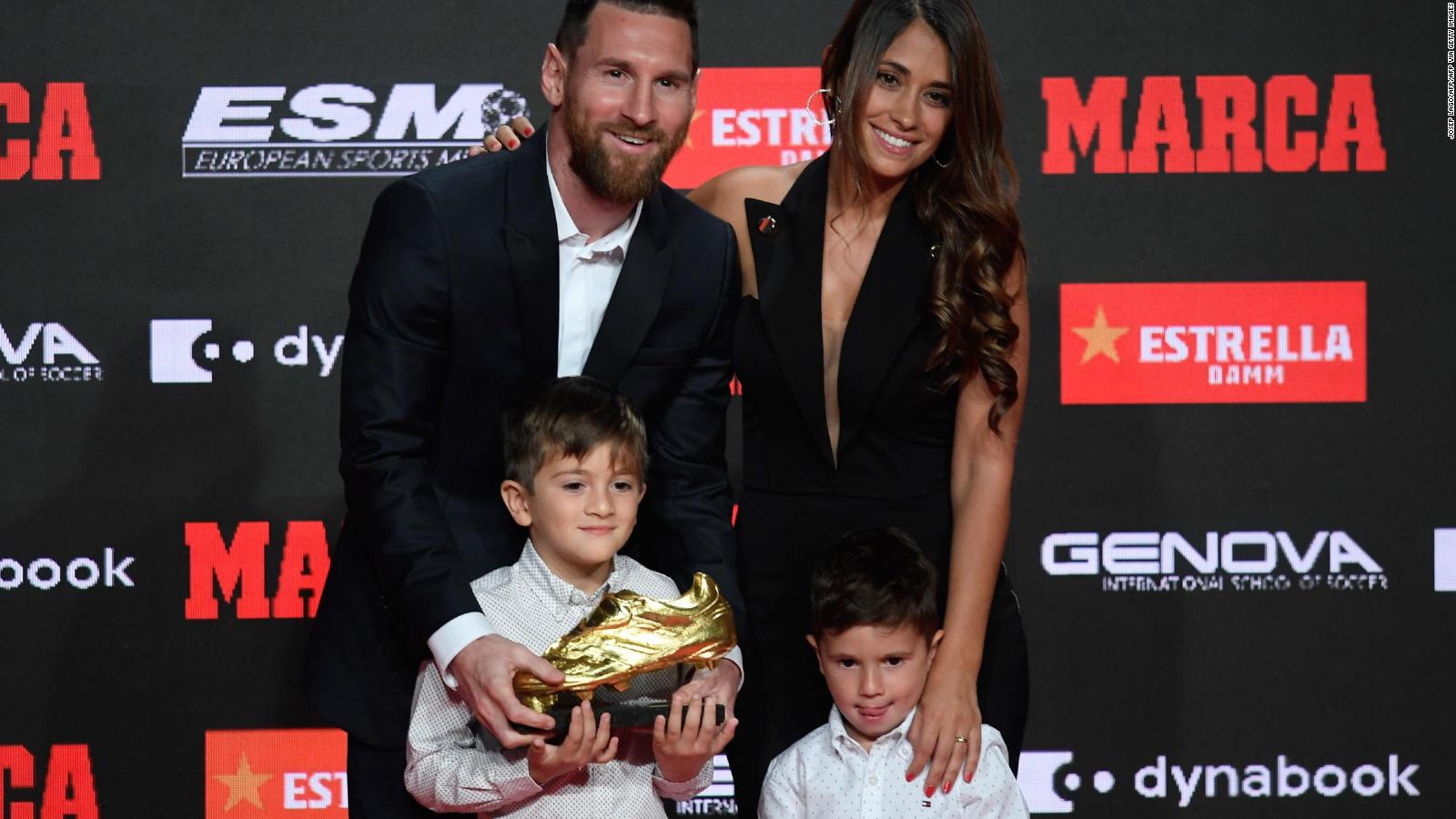 Lionel Messi gana la Bota de Oro, pero quien es viral es su hijo | Video