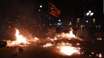 Tercera noche de violencia en Cataluña
