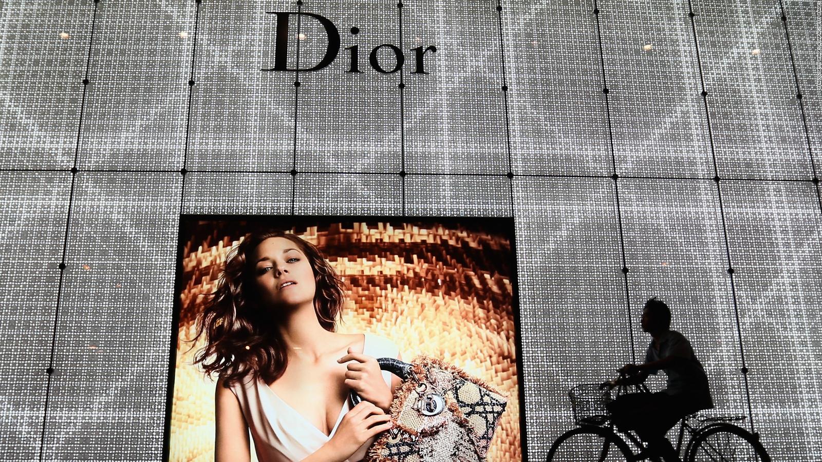 Dior se disculpa con China por controversial mapa
