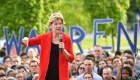 Warren: ¿suben o no los impuestos a la clase media por su plan de salud?