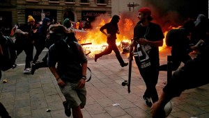 Violencia y llamas en Barcelona