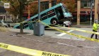 Pittsburgh: Autobús se hunde en la calle