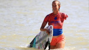 Bethany Hamilton, de ser mordida por un tiburón, a campeona nacional de surf