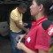 En Venezuela pagan gasolina con condones y goma de mascar