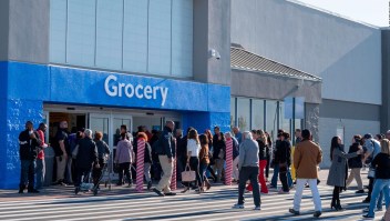 El Walmart de la masacre de El Paso reabre sus puertas