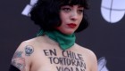 Mon Laferte protesta por Chile en los Latin Grammy
