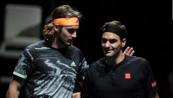Tsitsipas: Mis partidos contra Federer son las mejores lecciones que he recibido