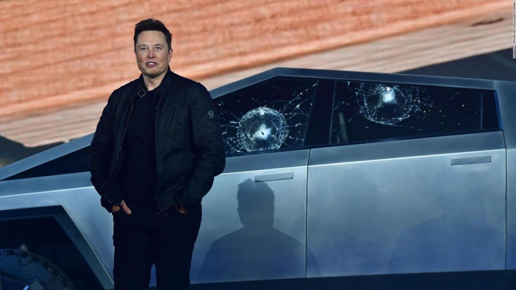 El Cybertruck futurístico de Tesla... ¿a prueba de balas?