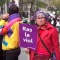 Salen a la calle en Paris a protestar feminicidios