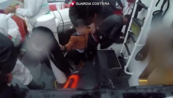Impactante rescate de una niña en Italia