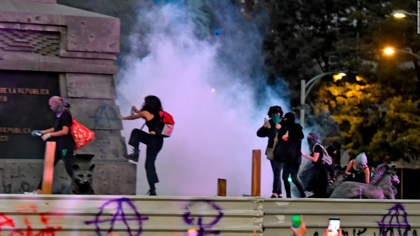 Reacciones Al Vandalismo De Marcha De Mujeres En México Cnn