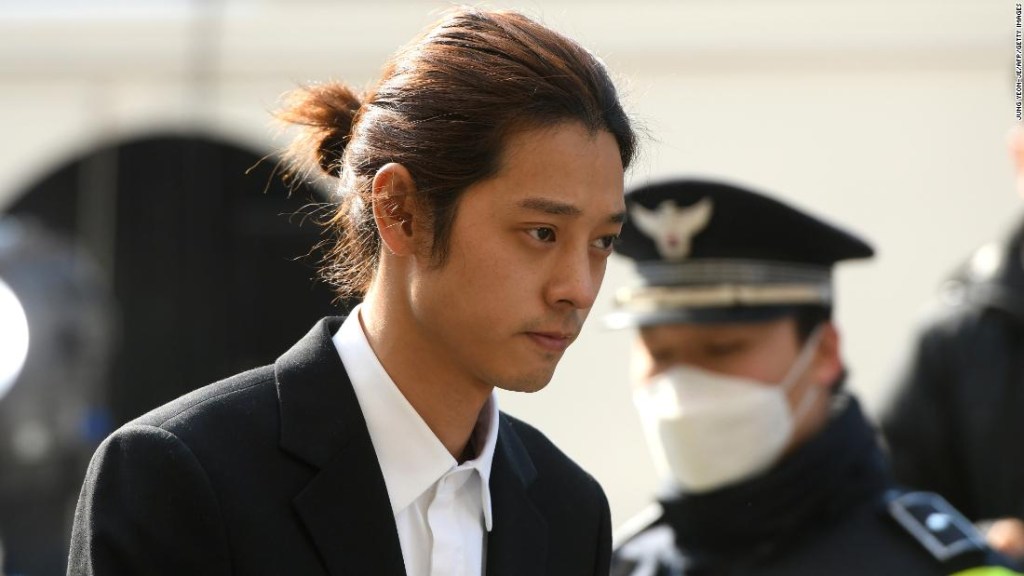 2 estrellas del K-pop sentenciadas a prisión por agresión sexual. Uno de ellos también lo filmó