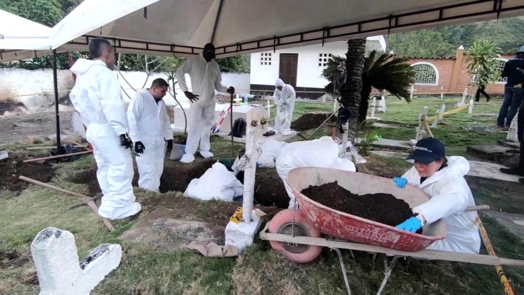 Hallan al menos 7 cuerpos en fosa clandestina en Colombia