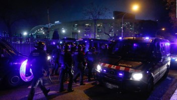 El Clásico: así se desplazó la seguridad afuera del Camp Nou previo al juego