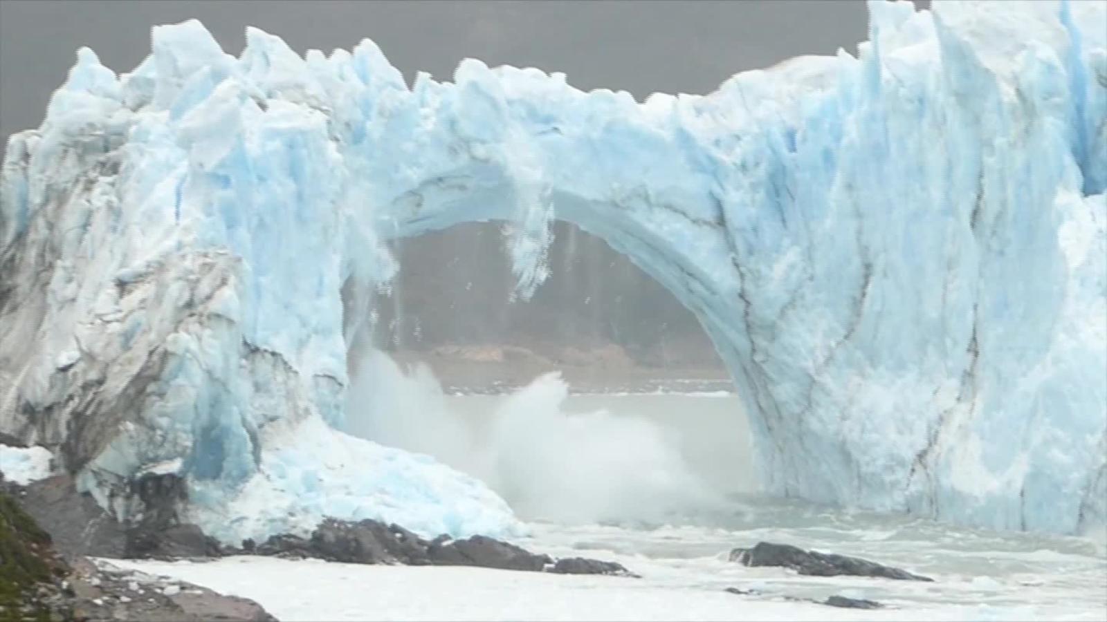A Que Se Deben Los Desprendimientos Del Glaciar Perito Moreno En Argentina Video Cnn