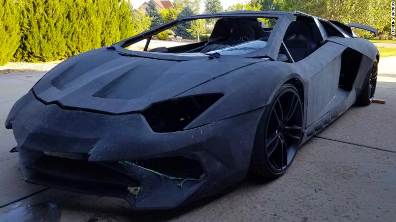 Un Lamborghini Aventador real cuesta casi US$ 500.000.