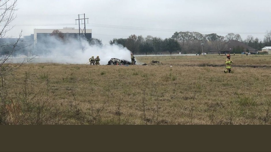 Lafayette plane crash scene louisiana accidente avión