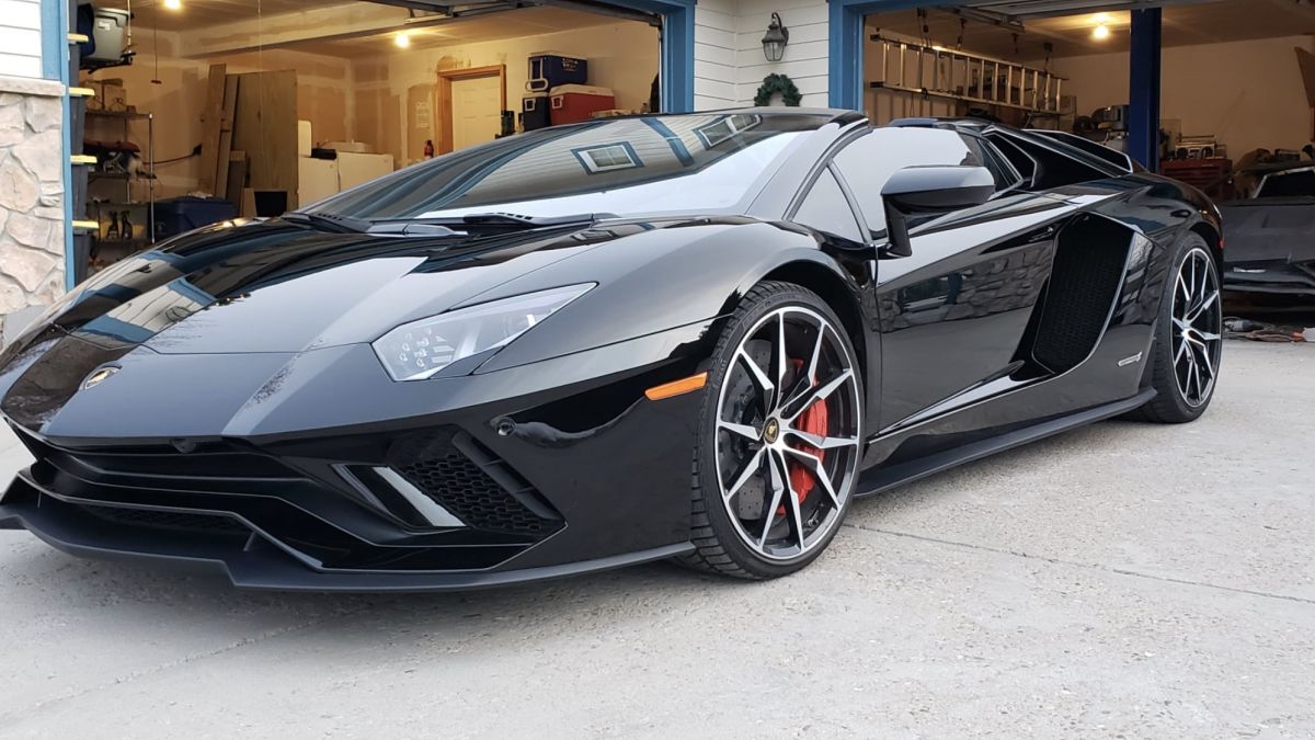Una familia que hizo una réplica de un Lamborghini impresa en 3D recibe uno  real cuando el fabricante de automóviles se enteró de su proyecto | CNN