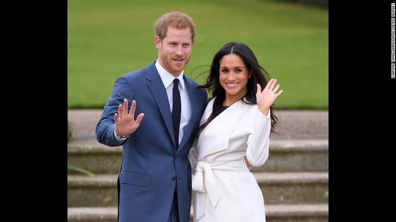 LONDON, ENGLAND - NOVEMBER 27: Prince Harry and Meghan Markle attend an official photocall to announce the engagement of Prince Harry and actress Meghan Markle at The Sunken Gardens at Kensington Palace on November 27, 2017 in London, England. Prince Harry and Meghan Markle have been a couple officially since November 2016 and are due to marry in Spring 2018. (Photo by Karwai Tang/WireImage)