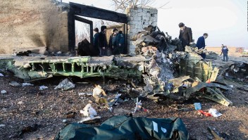 Cae vuelo ucraniano en Irán: estos son los restos del avión