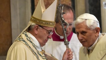 Benedicto XVI no concuerda con Francisco sobre celibato