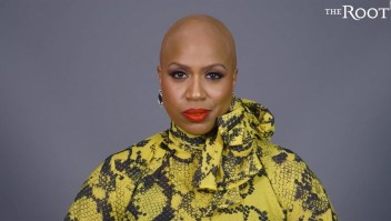 La congresista Ayanna Pressley revela que tiene alopecia