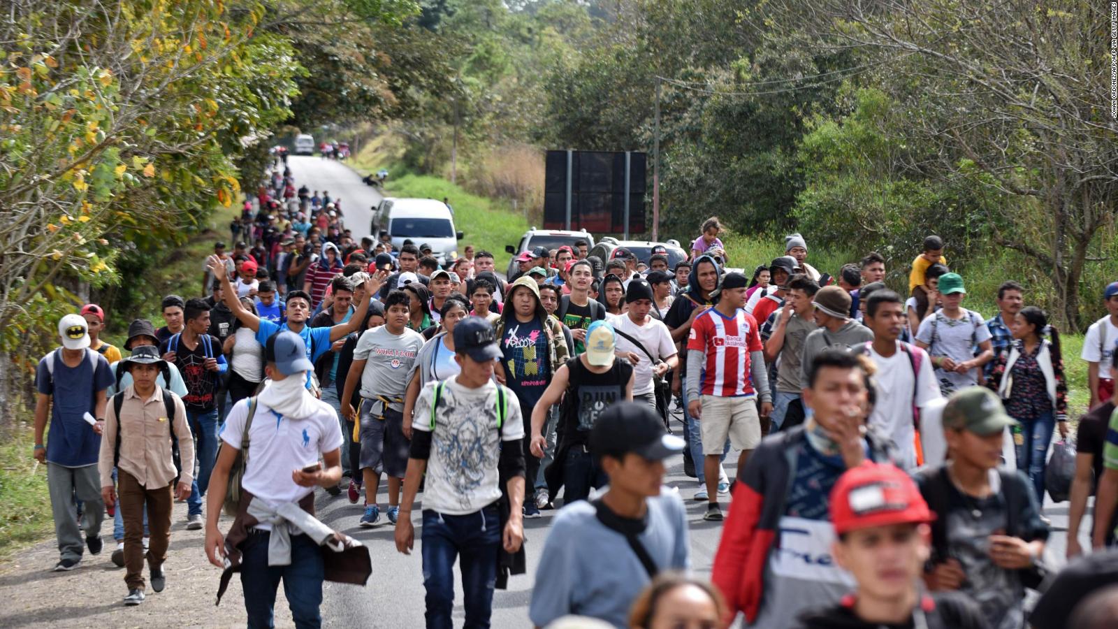 Cientos de mujeres hondure as buscan el sue o americano Video CNN