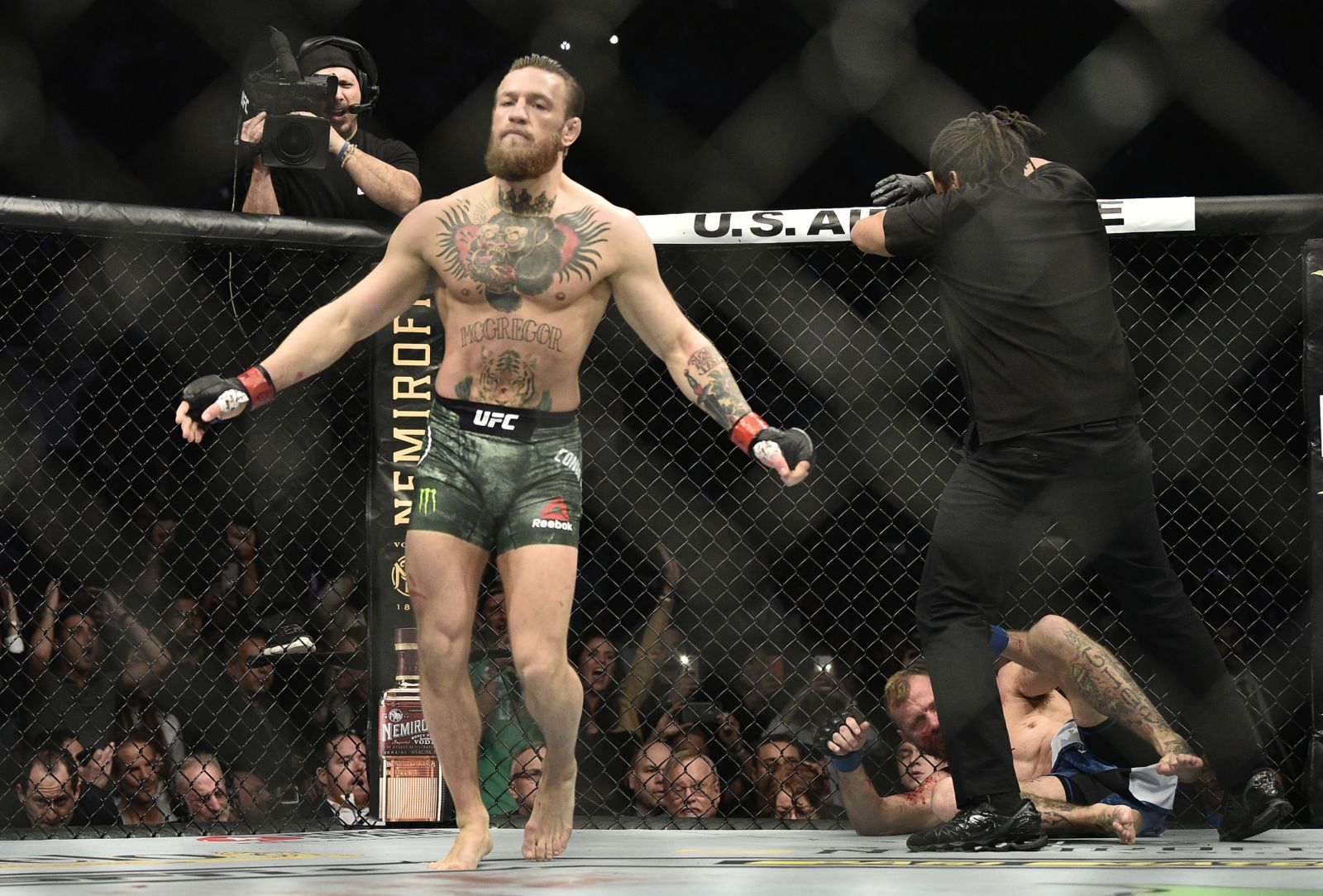 Conor McGregor gana en 40 segundos su primera pelea de UFC después de