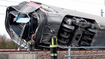 Italia: Descarrilamiento de tren de alta velocidad deja varios muertos y heridos