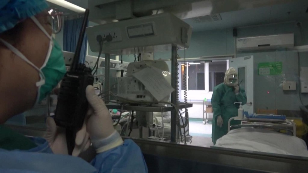 Critican a autoridades chinas por muerte de médico