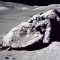Millones de años de historia en un grano de polvo lunar