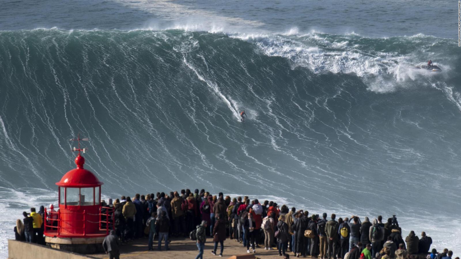 El surfista Alex Botelho en condición estable luego de accidente en las  olas | Video | CNN