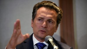 Former CEO of Petroleos Mexicanos (Pemex) Emilio Lozoya delivers a press conference denying accusations of involvement in Brazilian corruption scandal related to construction giant Odebrecht, in Mexico City, on August 17, 2017. / AFP PHOTO / ALFREDO ESTRELLA (Photo credit should read ALFREDO ESTRELLA/AFP via Getty Images)
