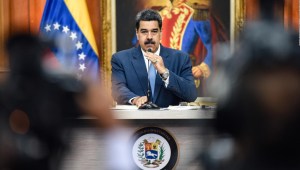 5 cosas para hoy: Maduro llama "falso positivo" denuncia de Guaidó