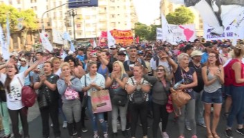 Marchan contra y por la intervención a la justicia de Jujuy