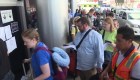 Viajeros vuelven a EE.UU. desde Honduras