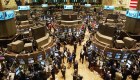 Dow Jones cae más de 2.000 puntos en apertura de bolsa