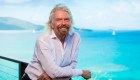 Richard Branson busca salvar 2 de sus aerolíneas con una isla privada