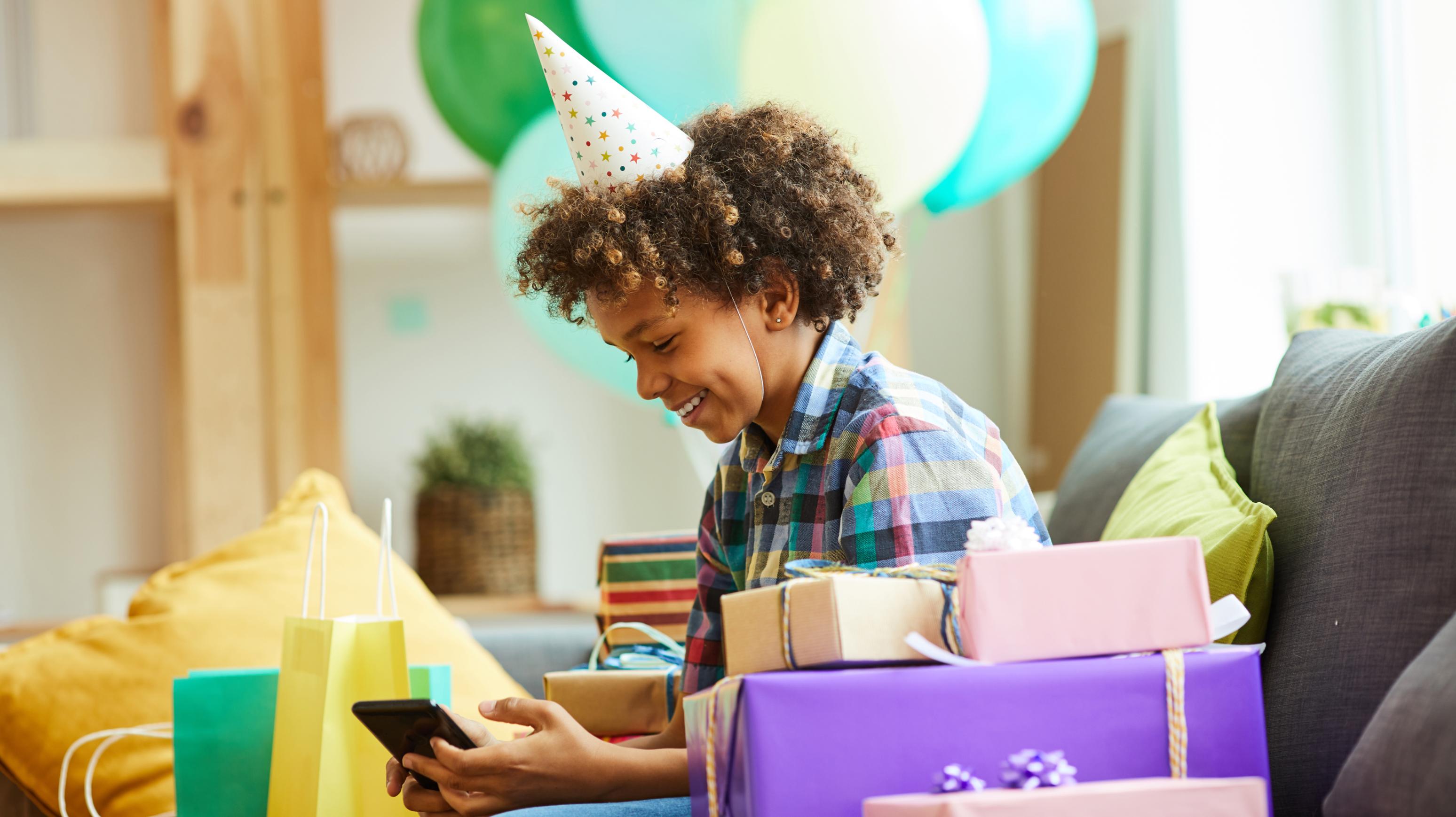 Cómo celebrar una fiesta virtual de cumpleaños | CNN