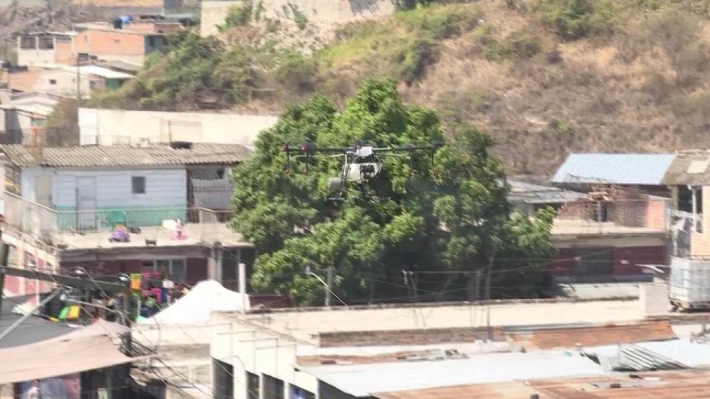 En Honduras usan drones para desinfectar las vías públicas