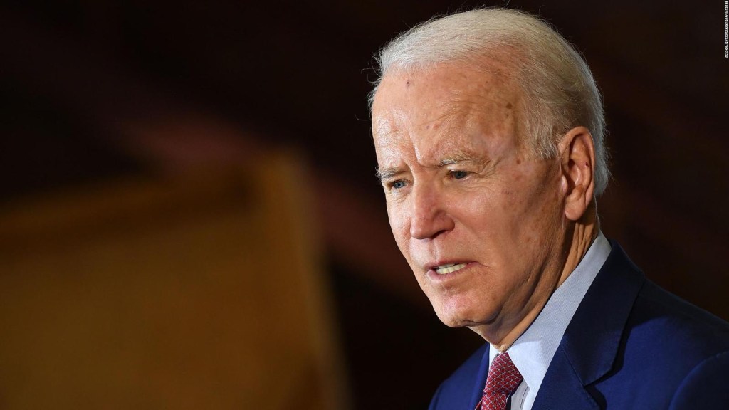 Joe Biden, acusado de acoso sexual
