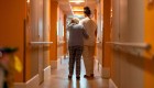 OMS: Mitad de las muertes por coronavirus en Europa fueron en hogares de ancianos