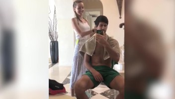 La esposa de Novak Djokovic le cortó el pelo y así quedó