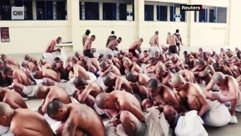 Imágenes de cárcel en El Salvador y más notas del covid-19