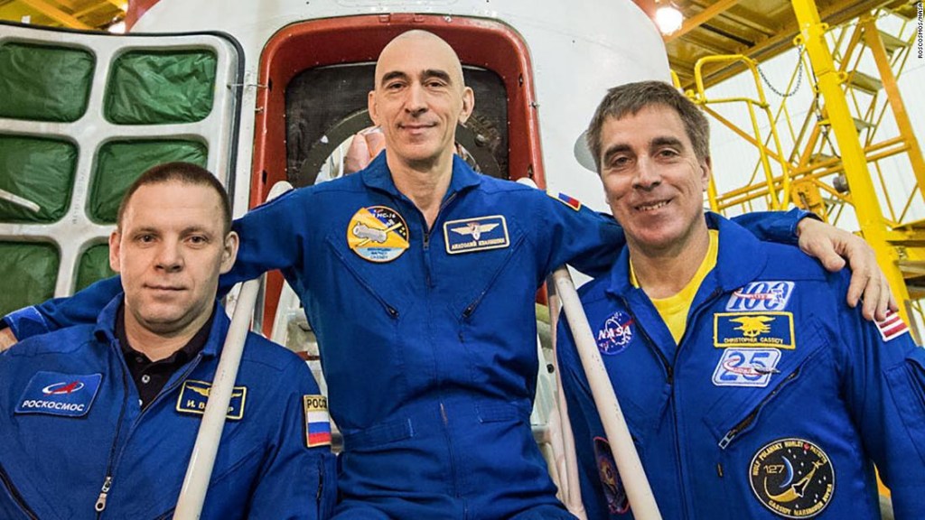 Astronauta de la NASA, cosmonautas rusos se lanzarán a la estación espacial durante una pandemia