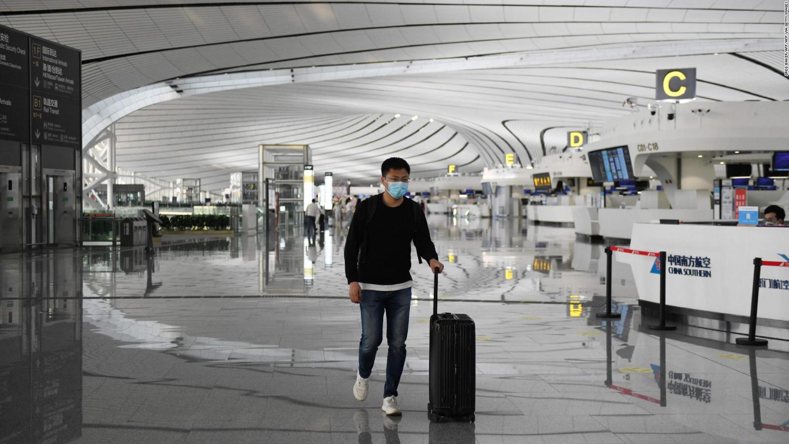 Coronavirus: ¿Cómo lucirán los aeropuertos en el futuro? | Video | CNN